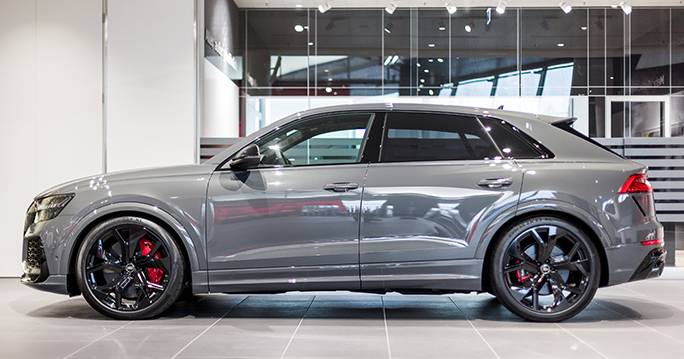      Audi RS Q8    